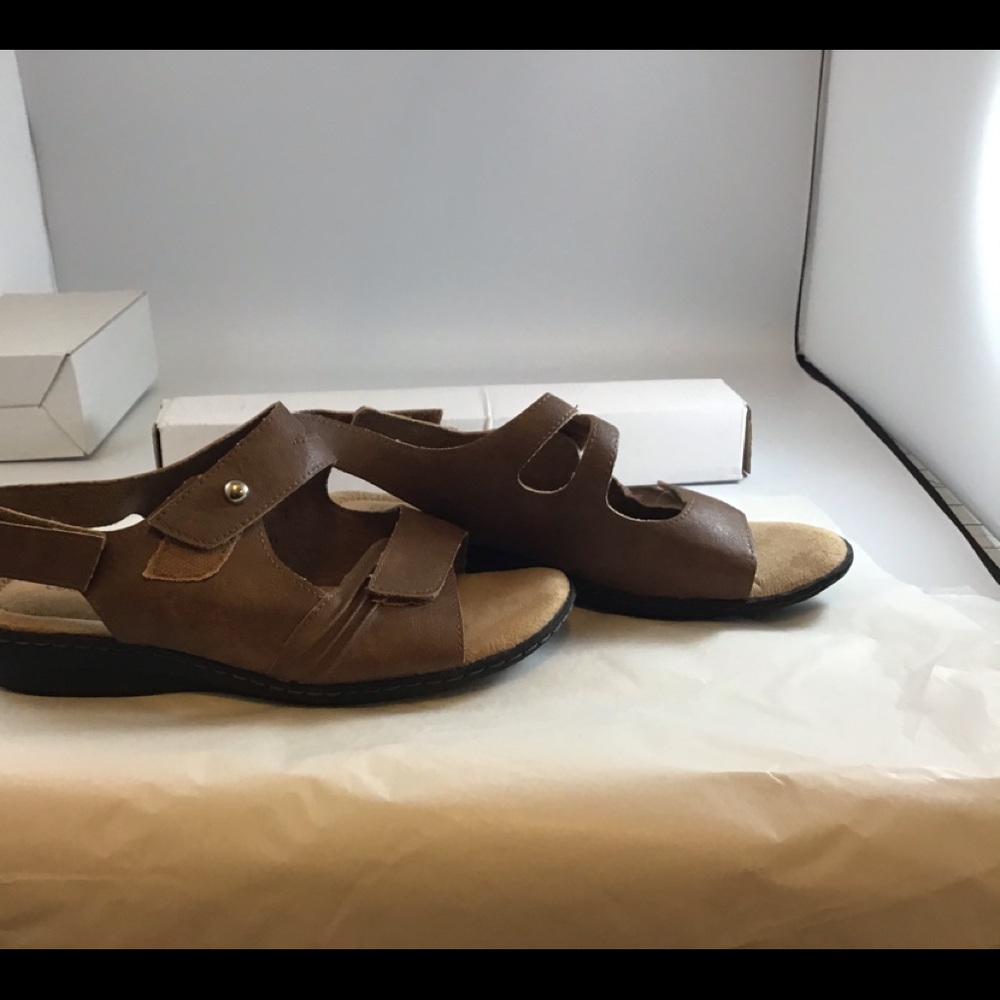 Marlowe Brown Cobbie Cuddles  Sandals